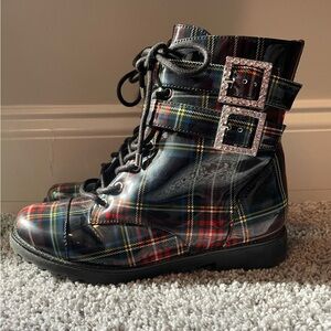 EUC GB Girls Plaid Patent Leather combat boots size 2